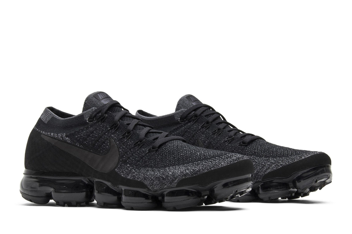 Nike Air VaporMax Triple Black Sneakers – 899473-003